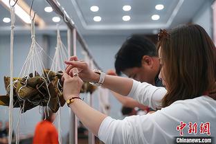 效率极高！贾勒特-阿伦12中10砍半场最高21分5板 首节17分